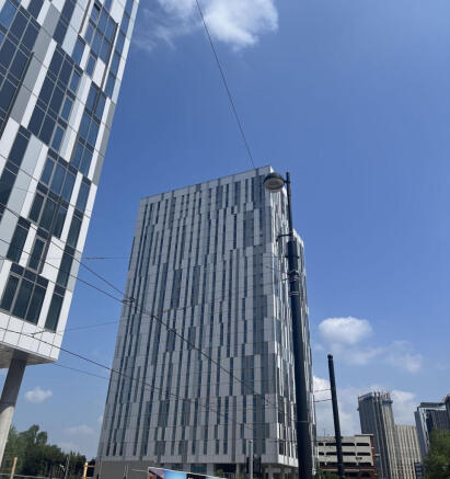1 bed property, in Michigan Point Tower A, £128,000