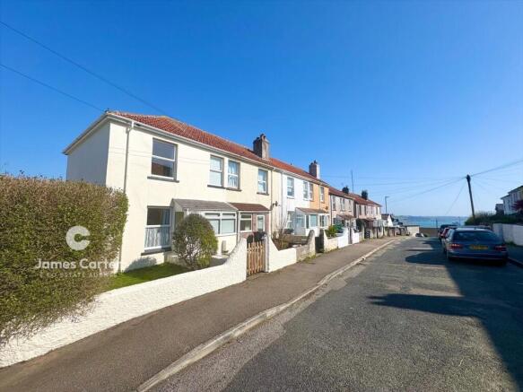 3 bed property, in Character Home With Attached Building Plot, £245,000