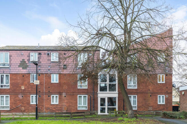 1 bed property, in Charles Road, £300,000