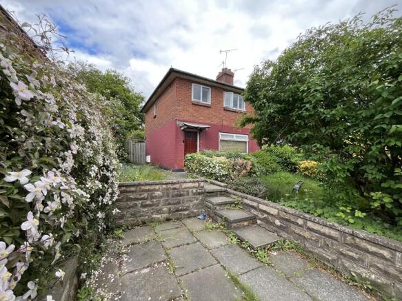 3 bed property, in 47 Potternewton Crescent, £160,000