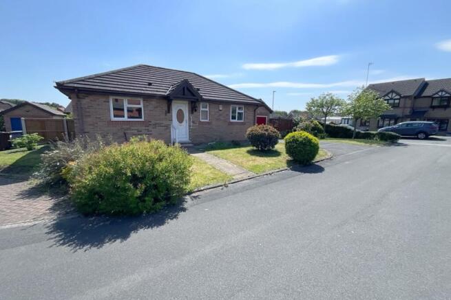 2 bed property, in Wetherby Drive, £255,000