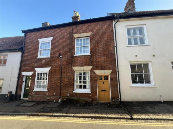 2 bed property, in Damgate Street, £230,000
