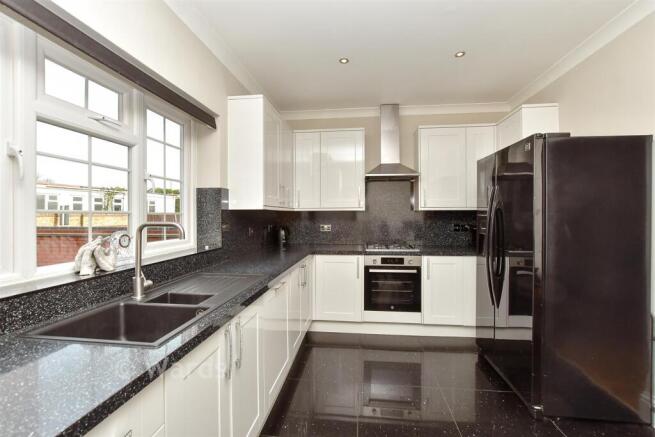 3 bed property, in London Road, £575,000