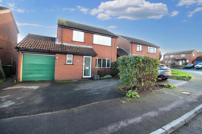3 bed property, in Swallow Park, £375,000