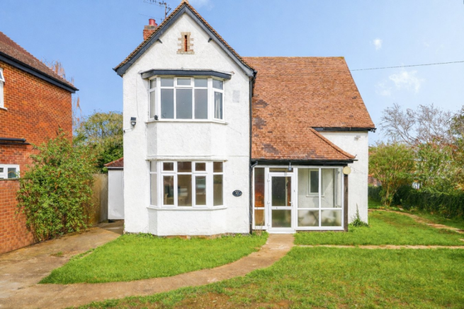 6 bed property, in Broughton Road, £615,000