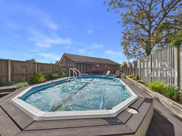 3 bed property, in Station Road, £400,000