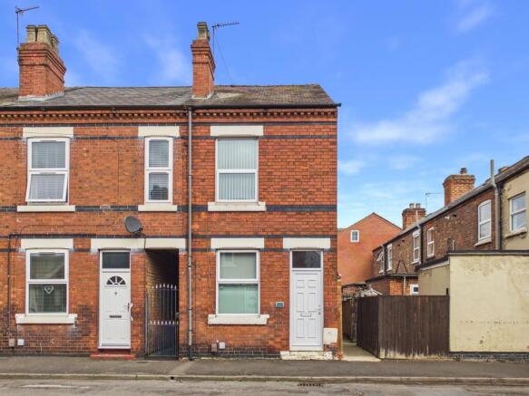 3 bed property, in Cooper Street, £170,000