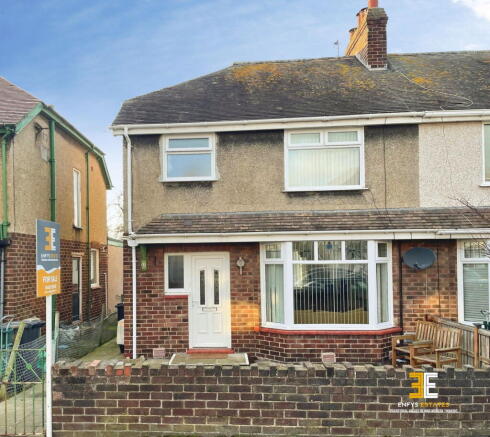 3 bed property, in Penrhos Avenue, £175,000