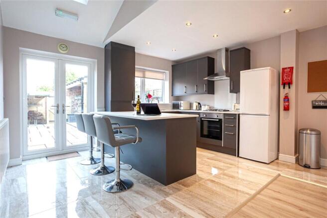 4 bed property, in Crompton Road, £325,000