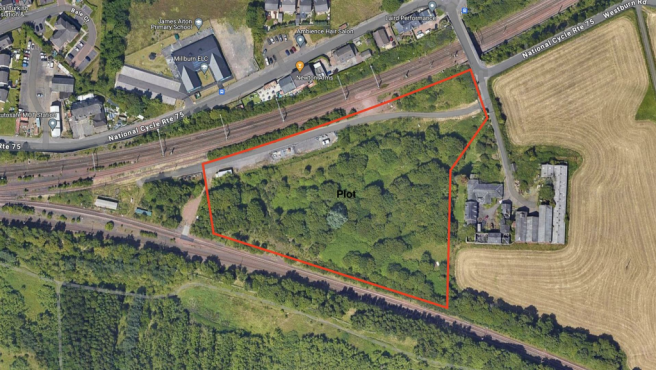 Studio, in Newton Farm Road, £300,000