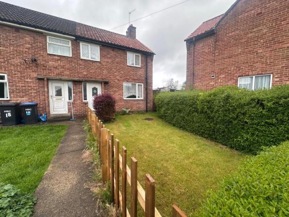 3 bed property, in Oak Road, £175,000