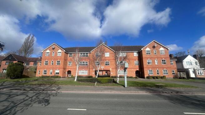 1 bed property, in Newton Road, £130,000