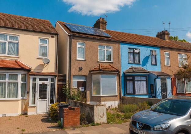 3 bed property, in 40 Saxon Road, £300,000