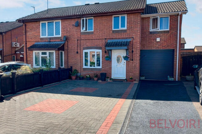 3 bed property, in Ambleside Close, £260,000