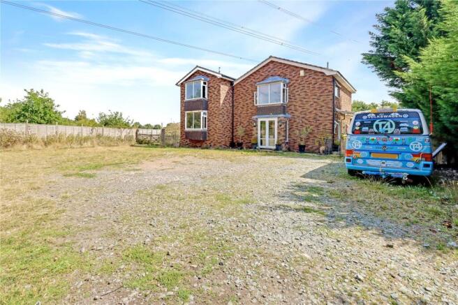 4 bed property, in Battlefield Road, £550,000