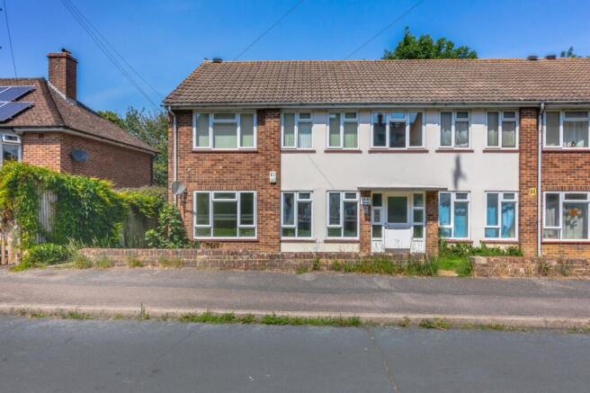 1 bed property, in Stansfield Road, £200,000