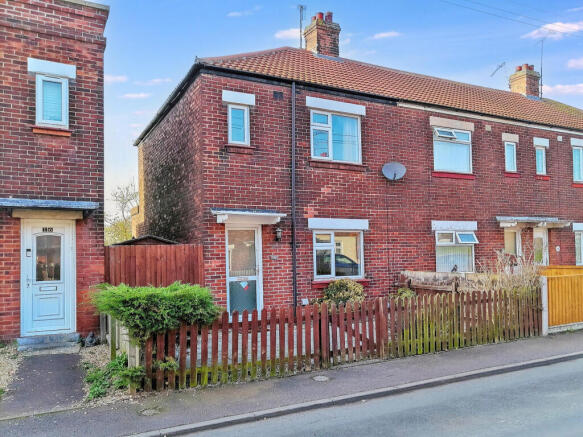 2 bed property, in Winfarthing Avenue, £120,000