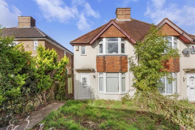 3 bed property, in Spearing Road, £330,000