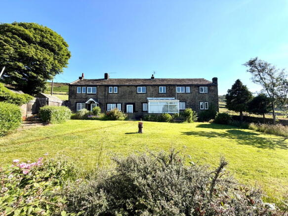 5 bed property, in Royd Green, £650,000
