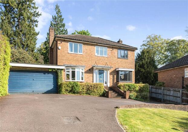 5 bed property, in Sleepers Hill, £1,295,000