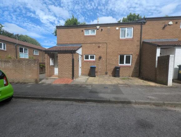 2 bed property, in 29 Melton Walk, £35,000