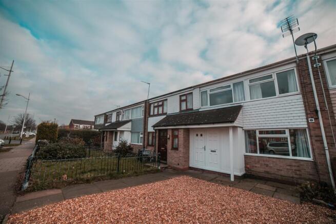 4 bed property, in Tangmere Drive, £240,000