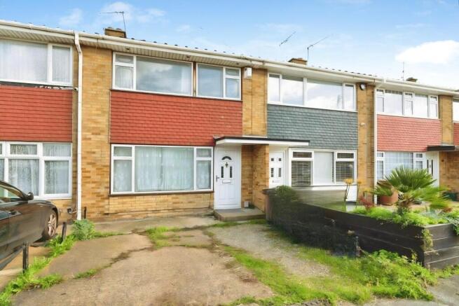 3 bed property, in Byron Gardens, £280,000