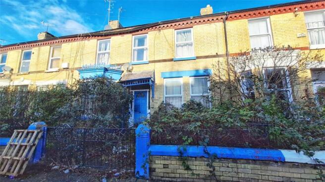 5 bed property, in Hawarden Avenue, £150,000