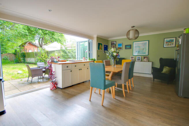 4 bed property, in Gainsford Road, £475,000