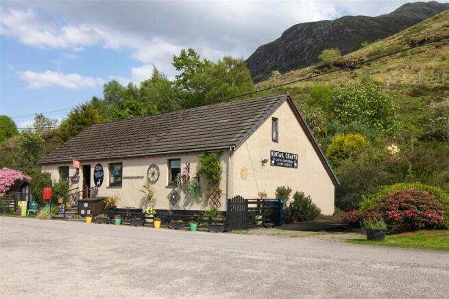 2 bed property, in Kintail Crafts and Owners Accommodation, £220,000