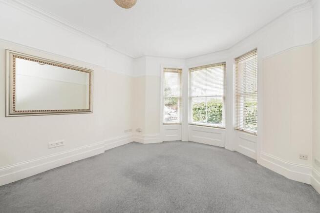 1 bed property, in Cintra Park, £350,000
