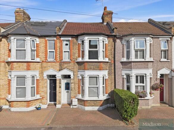 2 bed property, in Prospect Road, £575,000