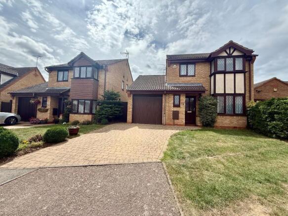 3 bed property, in Launton Close, £425,000