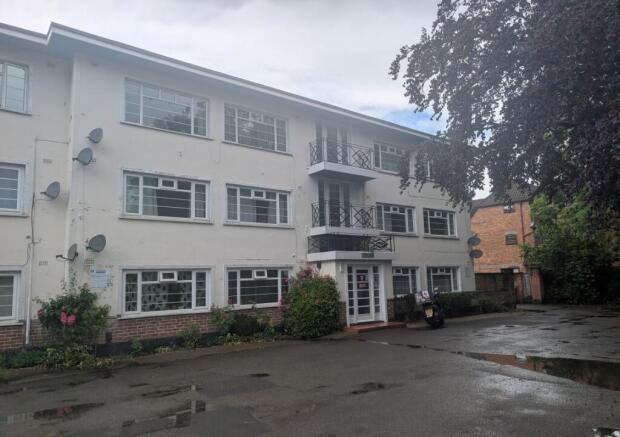 2 bed property, in Flat 18 Banister Grange, £95,000