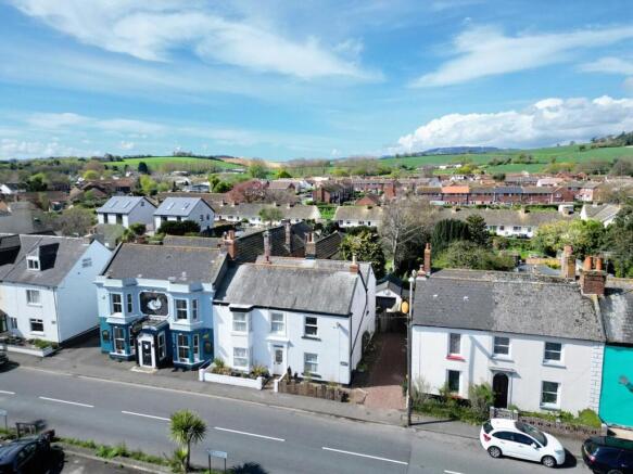 2 bed property, in The Strand, £290,000