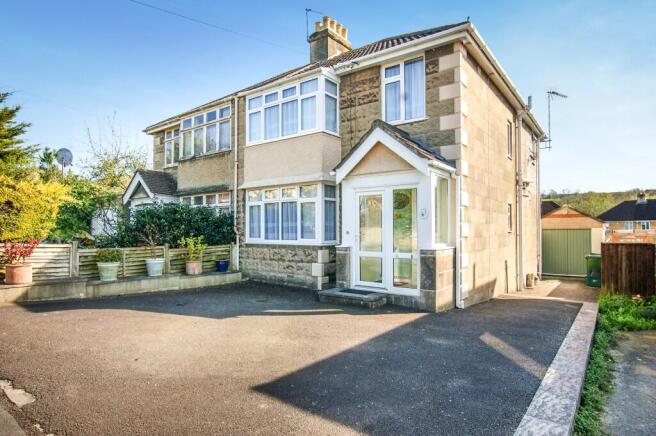 3 bed property, in Homelea Park East, £545,000