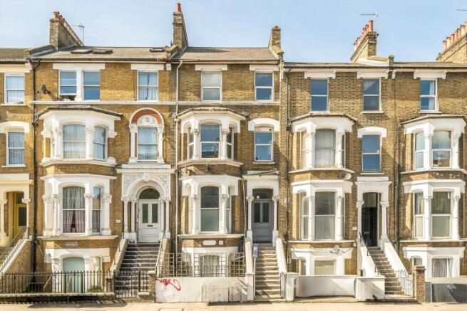 3 bed property, in Stockwell Road, £650,000