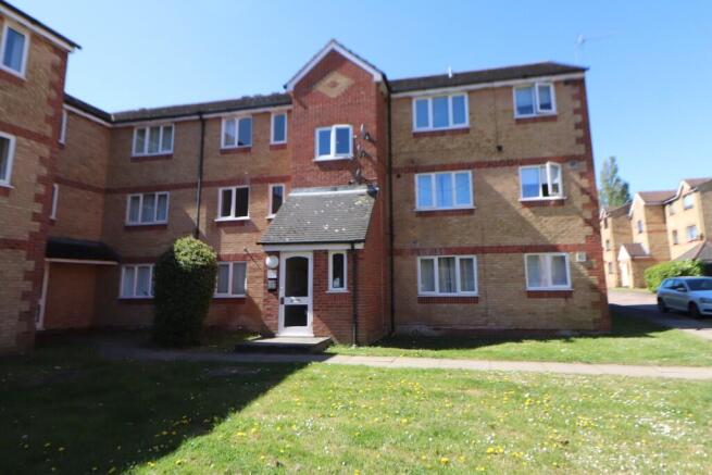1 bed property, in Prestatyn Close, £160,000