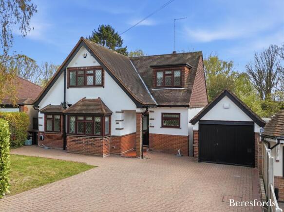 3 bed property, in Hogarth Avenue, £1,000,000