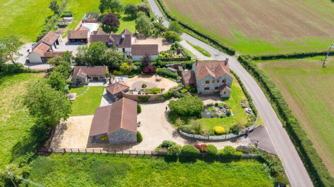6 bed property, in Holywell Road, £925,000