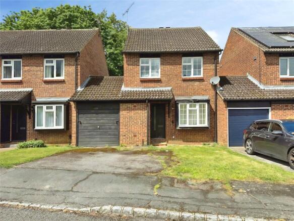 3 bed property, in Alterton Close, £435,000