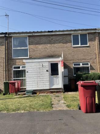 2 bed property, in Kensington Road, £40,000