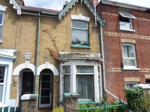 2 bed property, in Newport Road, £145,000