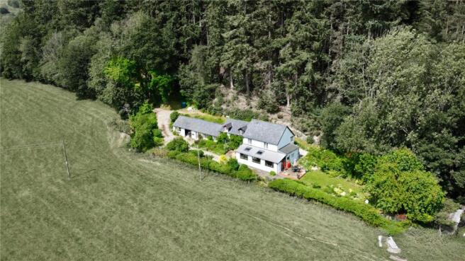 3 bed property, in Llanfair Caereinion, £480,000