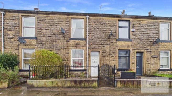 2 bed property, in Bury Road, £150,000