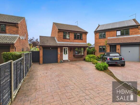 3 bed property, in 5 Oak Close, £310,000
