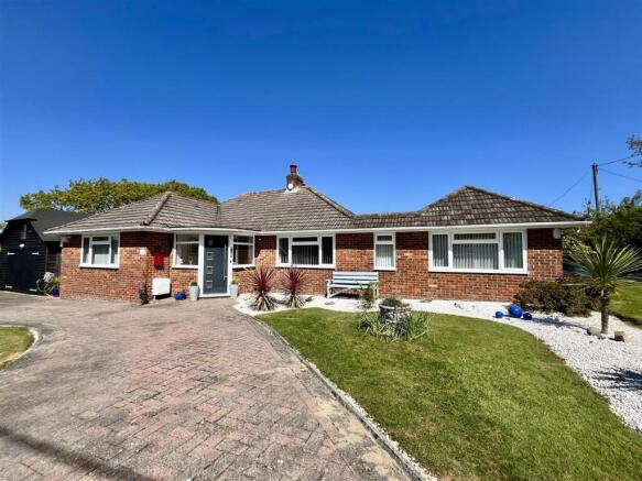 4 bed property, in Rockmead Road, £599,950