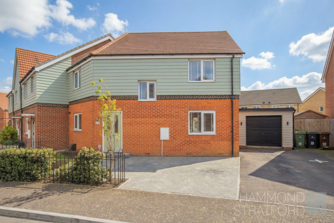 3 bed property, in Finch Road, £275,000
