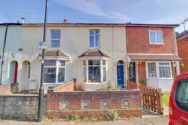 2 bed property, in Church Road, £230,000