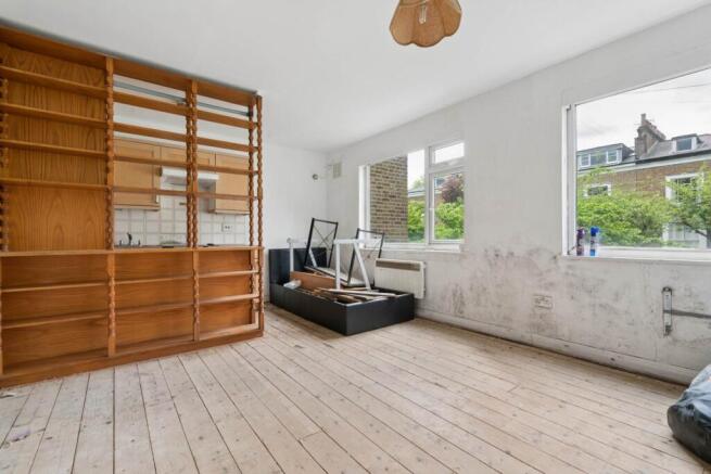 Studio, in 10Northbourne Road, £250,000